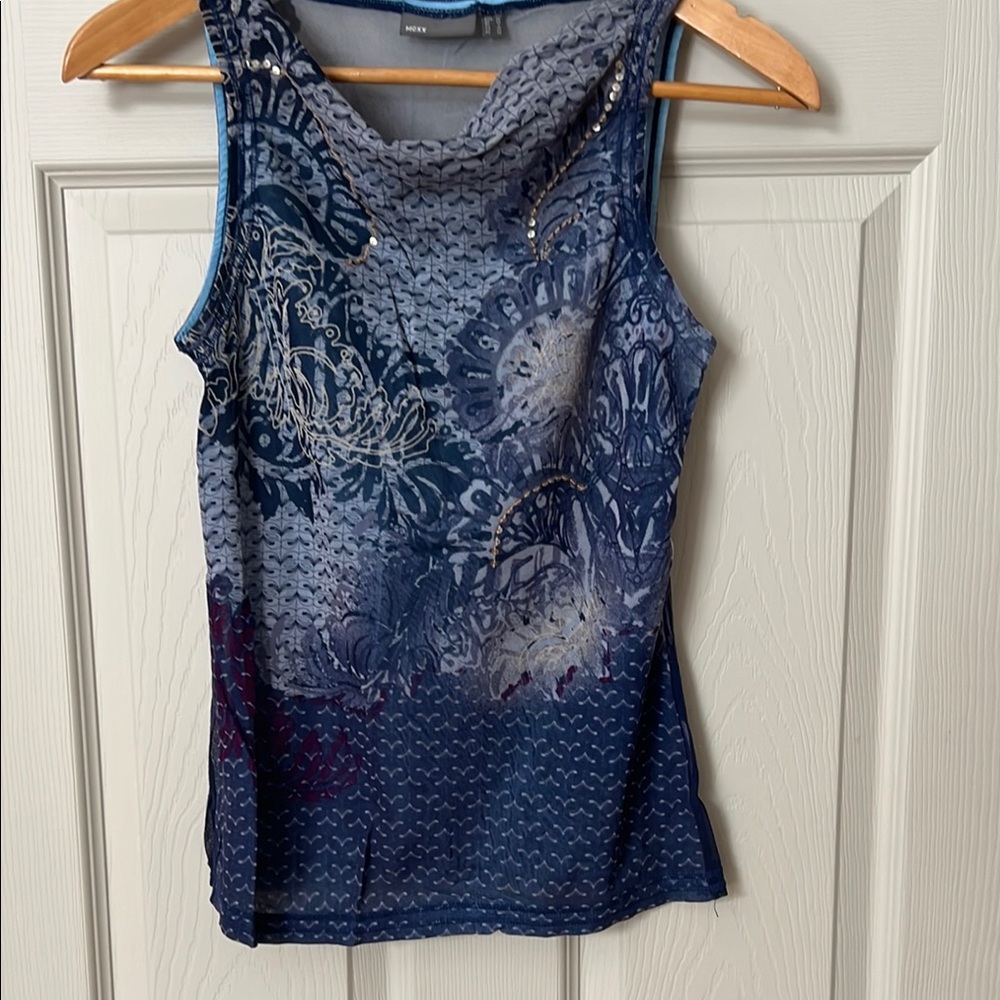 29-Stylish Blue Sleeveless Top